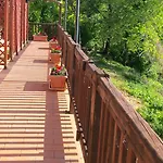 Becerca Vegan Farm stay Serra San Quirico
